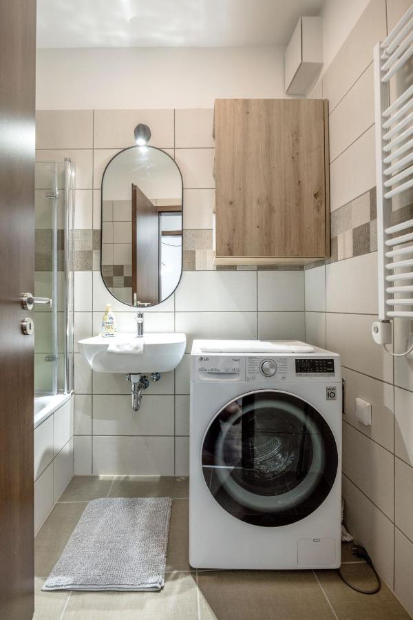 Walnut Tree Apartment Boedapest Buitenkant foto