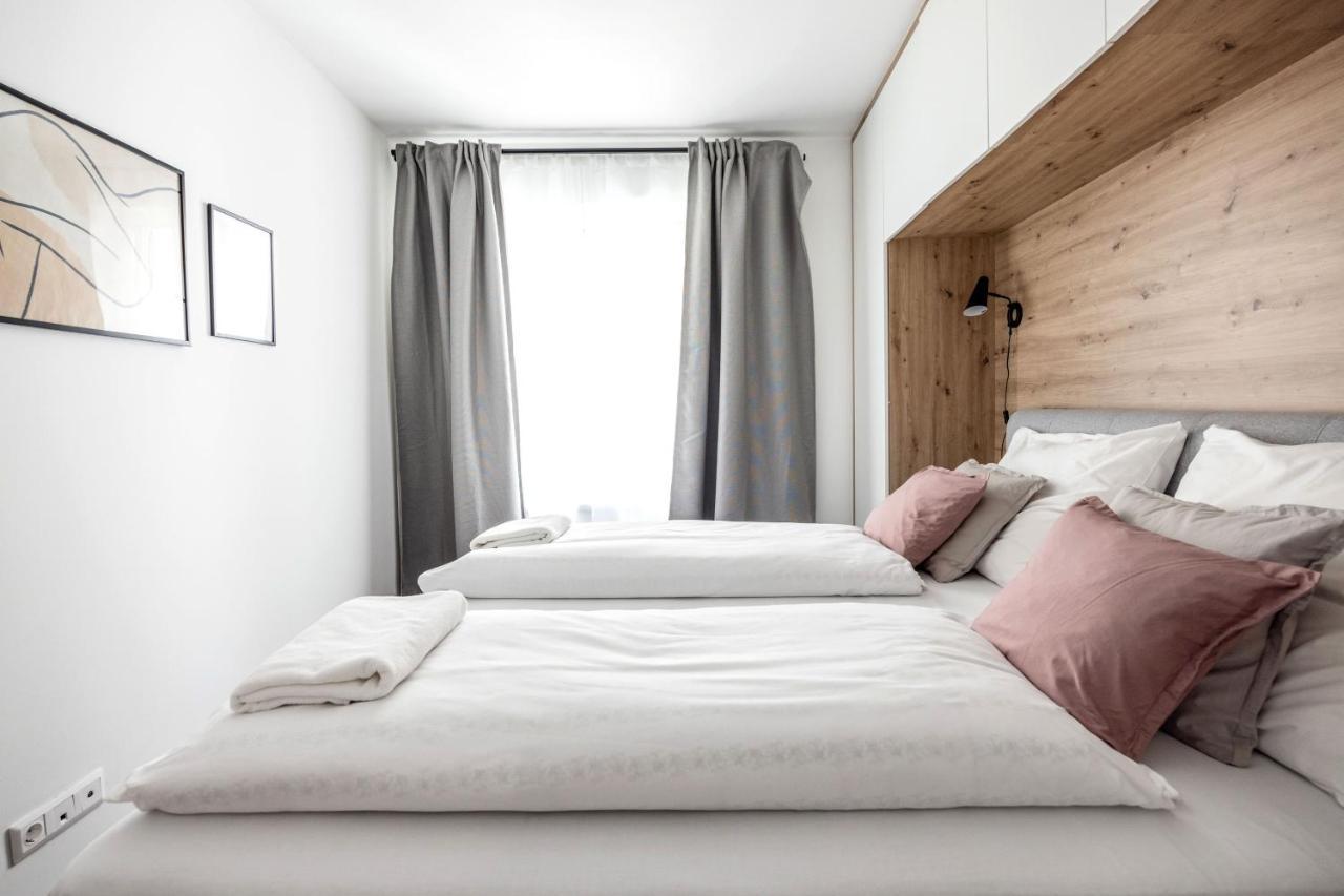 Walnut Tree Apartment Boedapest Buitenkant foto